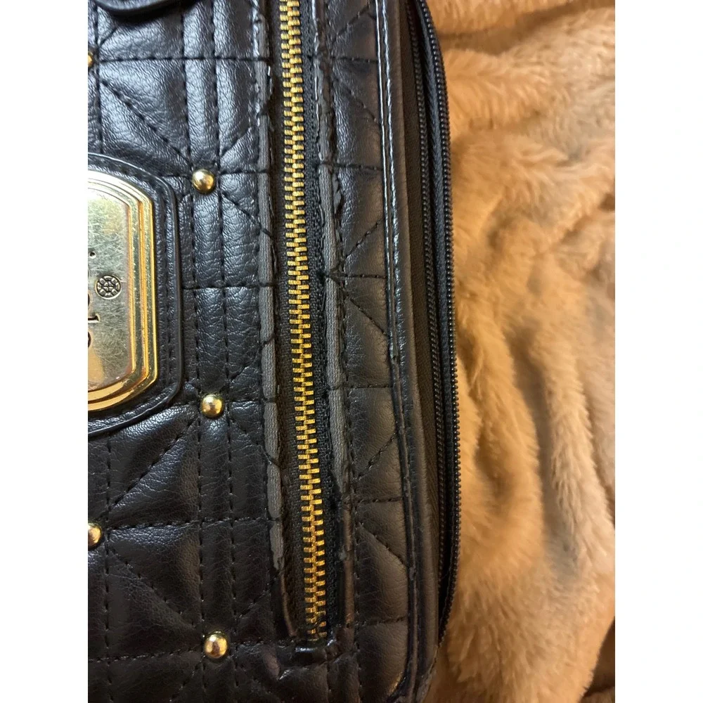 Nicole by Nicole Miller Black Quilted Wristlet Wallet Gold Studs Pink Interior